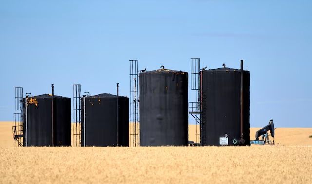 Giá xăng dầu hôm nay 17/11: Giá xăng dầu thế giới đồng loạt giảm, trong nước giá xăng tăng nhẹ