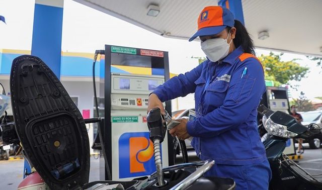 Cập nhật giá xăng dầu hôm nay 17/11: Giảm do dư thừa nguồn cung, dự báo sẽ có nhiều biến động