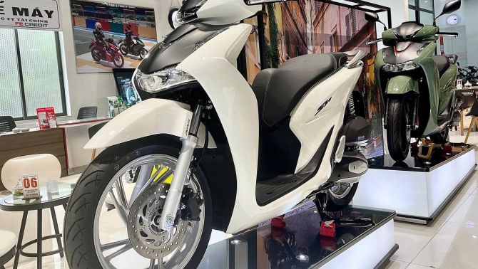 Bảng giá xe Honda SH 2026 giữa tháng 11/2025 cực hấp dẫn: Dân tình ồ ạt săn đón vì rẻ hơn cả SH 2025
