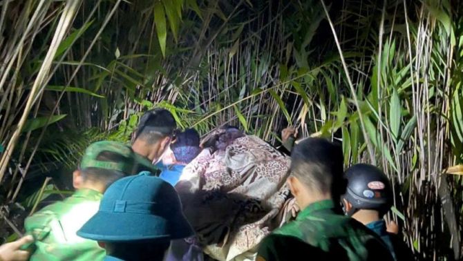 Đà Nẵng: Hy hữu một sản phụ vượt 35km đường rừng đi cấp cứu trong đêm