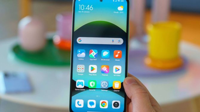 Đây là vua 4G giá rẻ, đập hộp dưới 4 triệu, tính năng cơ bản ngon như iPhone 17, Galaxy S25