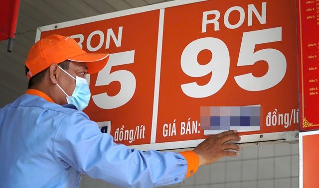 Giá xăng dầu hôm nay 20/11: Giá xăng dầu trong nước hạ nhiệt theo đà thế giới