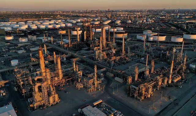 Giá dầu giảm nhưng giá dầu diesel vẫn ở mức cao, nguyên nhân liên quan đến xung đột Nga – Ukraine