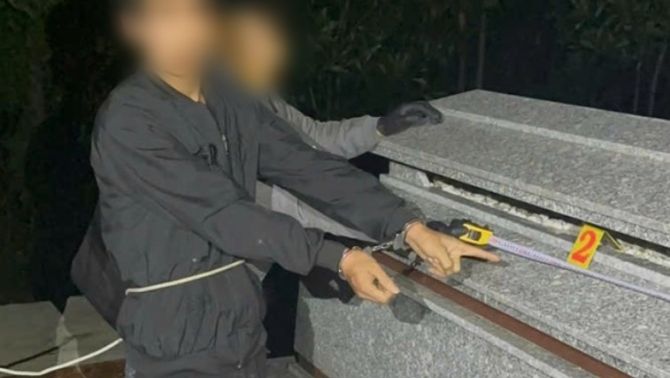 Phát hiện 2.400 viên ma túy tại nghĩa trang ở Quảng Trị, tạm giữ hai đối tượng liên quan