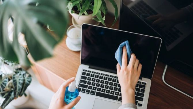 Một sai lầm nhỏ khi vệ sinh laptop có thể khiến bạn trả giá đắt