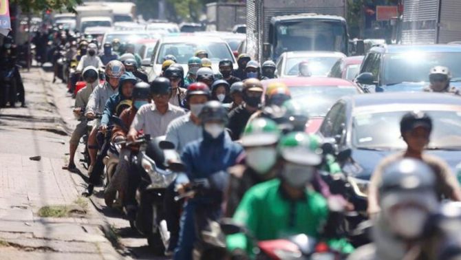 Hà Nội thí điểm cấm xe máy xăng tại 9 phường trung tâm, khi nào dân buộc chuyển sang phương tiện xanh?