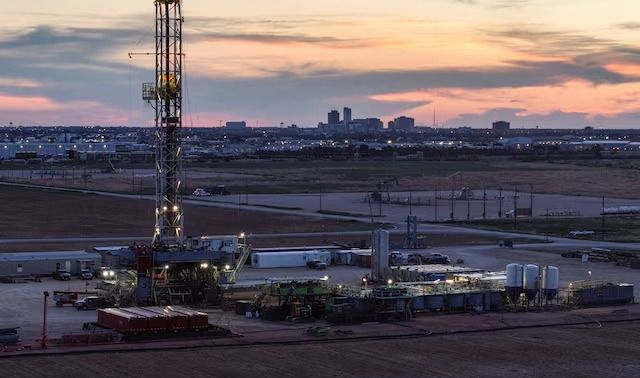 Cập nhật giá xăng dầu hôm nay 26/11: Tăng nhẹ sau khi chạm mức thấp nhất trong 1 tháng qua