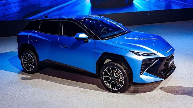 'Bản sao’ Lamborghini Urus lộ diện: Omoda O4 chuẩn bị mở bán tại Việt Nam, trang bị tới 4 loại động cơ