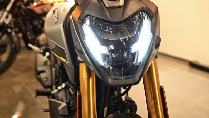 ‘Vua côn tay’ 163cc mới chính thức chốt giá 34,5 triệu đồng: Chơi tới bến Honda Winner R và Exciter