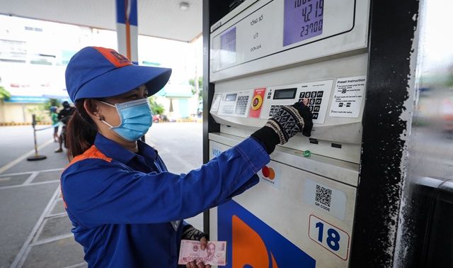 Giá xăng dầu hôm nay 27/11: Dự báo giá xăng dầu trong nước giảm, giá xăng dầu thế giới bật tăng