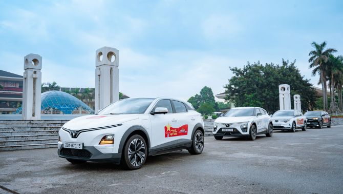 Người dùng Việt tâm đắc với VF 6: Giá hợp lý, trang bị chuẩn, vận hành xuất sắc