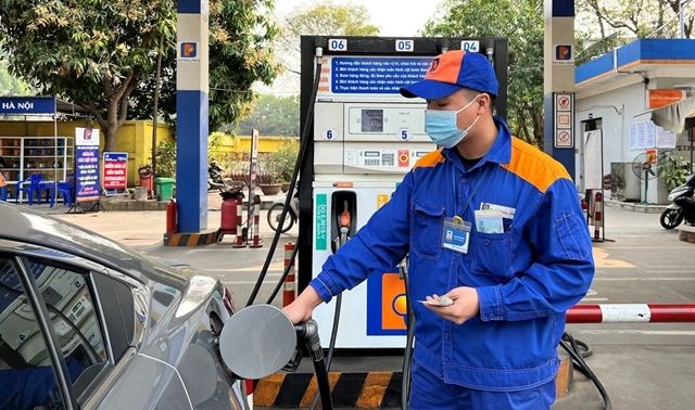 Giá xăng dầu hôm nay 28/11: Thế giới nhích nhẹ, trong nước đồng loạt giảm