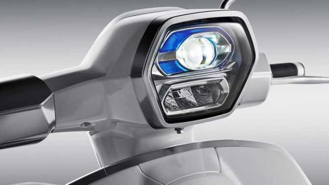 ‘Huyền thoại xe ga’ 175cc của Ý chính thức ra mắt giá 70 triệu đồng: Khắc chế cả Honda SH và SH Mode