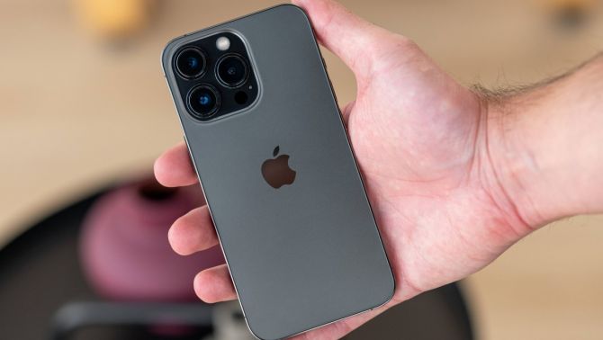 Đây là iPhone Pro bằng titan rẻ nhất Việt Nam, rẻ hơn cả iPhone 17, dùng ngon như iPhone 17 Pro Max