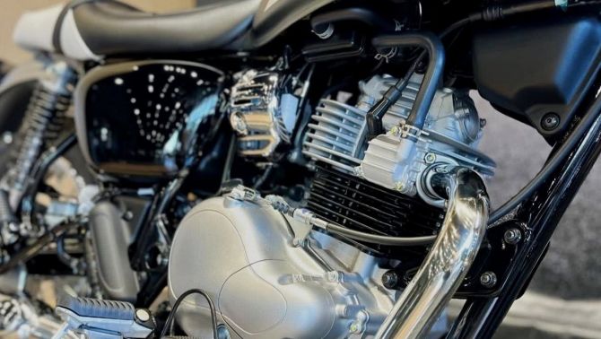 ‘Huyền thoại côn tay’ mới của Nhật chính thức ra mắt tại Việt Nam: Đại chiến Honda Winner R, giá mềm