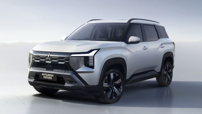 Điểm tin ô tô 1/12/2025: Mitsubishi Destinator gây sốt, SUV 7 chỗ hybrid giá 446 triệu ‘đe nẹt’ CX-5