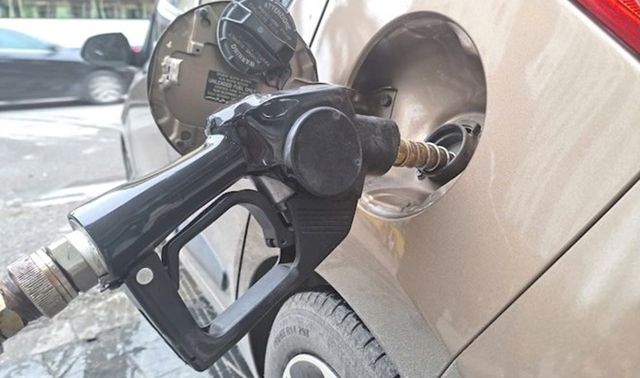 Giá xăng dầu hôm nay 1/12: Xăng dầu giảm mạnh, thị trường hưởng lợi áp lực dư cung toàn cầu