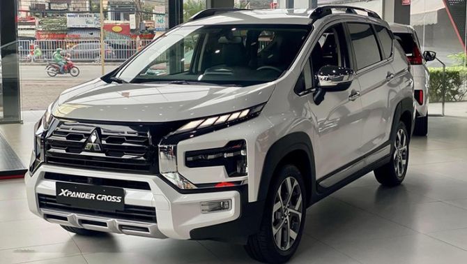 Cập nhật giá lăn bánh Mitsubishi Xpander Cross tháng 11/2025 ở mức cực rẻ, là 'món hời' khó bỏ qua