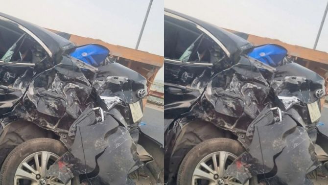 Xe khách đâm nát ô tô 4 chỗ trên cầu Thăng Long, Hà Nội: Hiện trường ùn tắc khủng khiếp giữa giờ cao điểm