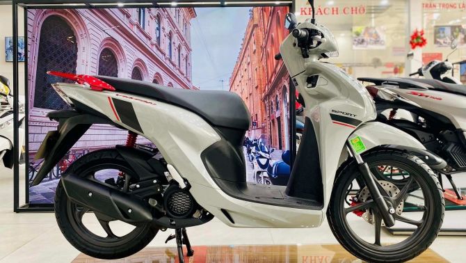 Bảng giá xe Honda Vision 2025 tháng 12/2025: Giảm 'sập sàn' do sắp cấm xe xăng, hút khách vì quá rẻ