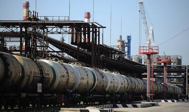 Giá xăng dầu hôm nay 3/12: Đồng loạt hạ nhiệt, RON95 và diesel đồng loạt giảm sâu