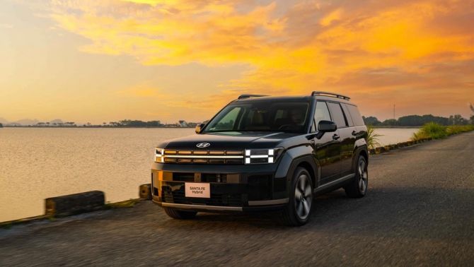 Hyundai Santa Fe Hybrid ra mắt Việt Nam: Giá 1,369 tỷ đồng, quyết đấu Sorento HEV và loạt SUV cỡ D