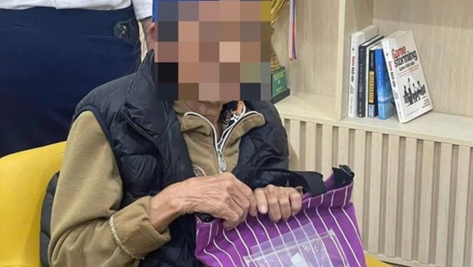 Cụ bà 80 tuổi ở Hà Tĩnh suýt bị lừa sạch 2 tỷ đồng tiền bán vàng, lý do khiến nhiều người xót xa