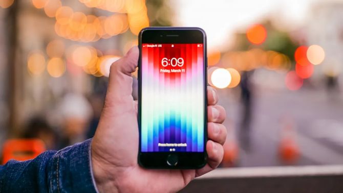 iPhone SE 2022 màn nhỏ nhưng chip khỏe giống iPhone 13 Pro Max, vua 5G giá rẻ của Appe, dưới 5 triệu
