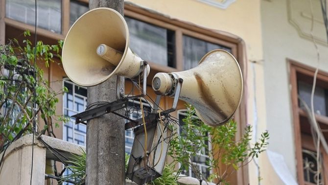 Người dân khó chịu vì phường phát loa lúc 4h30 sáng, câu trả lời của tổ dân phố ‘dở khóc dở cười’