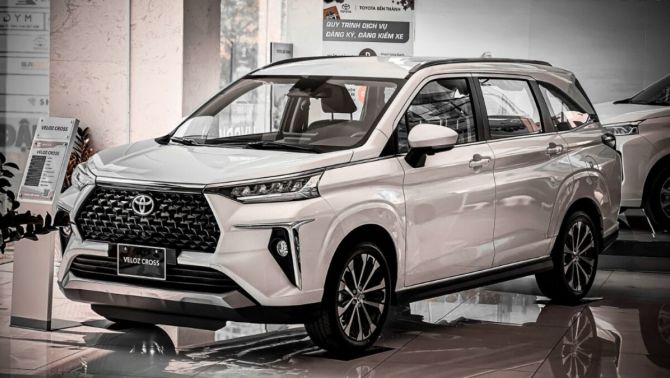 Toyota Veloz Cross ‘xả kho’ giảm tới 75 triệu, rẻ ngang ngửa CUV hạng A