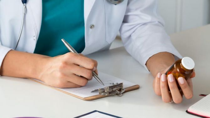 Nhiều sai phạm 'giật mình' trong kê đơn và bảo quản thuốc tại một trung tâm Y tế ở Cà Mau