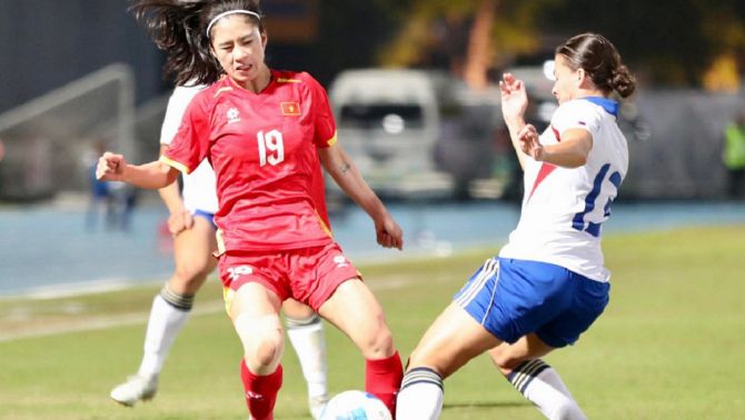 ĐT nữ Việt Nam thua cay đắng Philippines ở phút cuối, nguy cơ bị loại ngay từ vòng bảng SEA Games 33