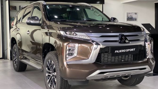 Mitsubishi Pajero Sport quyết 'soán ngôi' Ford Everest nhờ mức giá lăn bánh cực rẻ đầu tháng 12/2025
