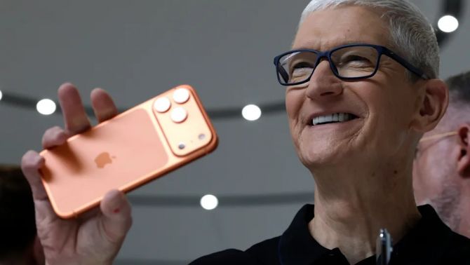 CEO TimCook sắp nghỉ việc? Apple chịu biến động lớn chưa từng có!