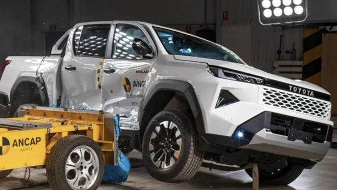 Toyota Hilux 2026 đạt 5 sao ANCAP: Bán tải Nhật sẵn sàng về Việt Nam, điểm an toàn gây chú ý