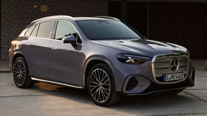 Điểm tin ô tô 13/12:Mercedes-Benz GLC trình làng, Hilux đạt điểm an toàn tối đa, ô tô Hàn ‘xả kho’