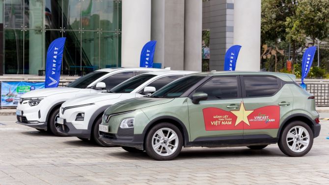 ‘Trèo đèo lội suối’ cả vạn km với VinFast VF 5, chủ xe tiết lộ loạt ưu điểm của chiếc xe ‘chiến’ nhất phân khúc