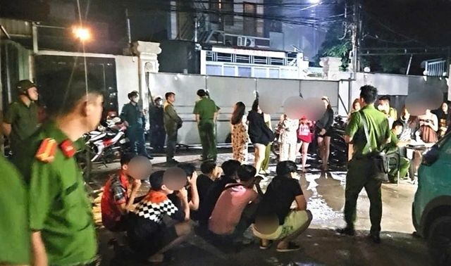 Tiết lộ bí mật chấn động bên trong quán karaoke ‘Bến Thượng Hải’ ở TP.HCM