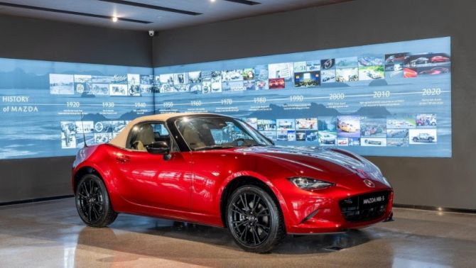 Mazda MX-5 Miata bất ngờ xuất hiện tại Việt Nam