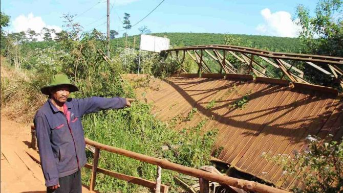 Lý do cây cầu dân sinh sập 8 tháng ở Lâm Đồng chưa được xây: 'Ảnh hưởng nghiêm trọng đến người dân'