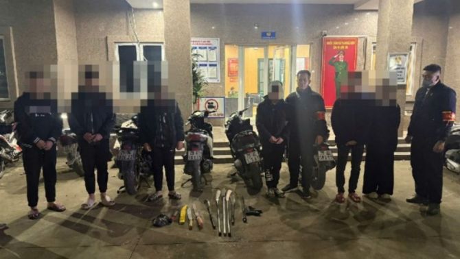 Hà Nội: Truy xét xuyên đêm, phát hiện kho vũ khí nguy hiểm trong nhà gã trai 19 tuổi