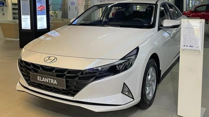 Giá Hyundai Elantra lăn bánh cập nhật giữa tháng 12/2025 hấp dẫn khó cưỡng, hạ gục Kia K3 và Mazda3