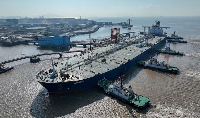 Trung Quốc đẩy mạnh tích trữ dầu thô trong bối cảnh giá dầu giảm