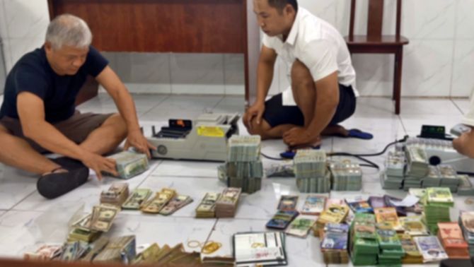 TPHCM: Vợ chồng chủ tiệm vàng lập đường dây rửa tiền, vận chuyển tiền xuyên biên giới, hé lộ thủ đoạn tinh vi