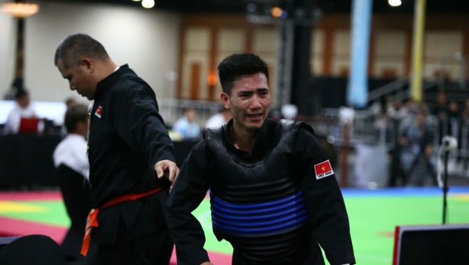 Đánh đối thủ Thái Lan bất động, VĐV Việt Nam bị trọng tài xử thua đầy oan ức ở SEA Games 33