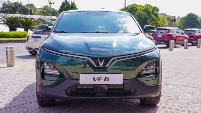 Giá lăn bánh VinFast VF 6 cập nhật giữa tháng 12/2025 ở mức ‘hấp dẫn khó tin’, còn được sạc miễn phí