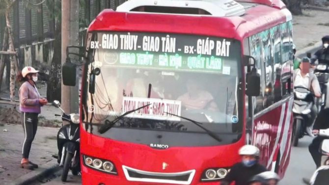 Vượt đèn đỏ, không đội mũ bảo hiểm: Hơn 1.000 trường hợp bị camera AI phát hiện tại Hà Nội