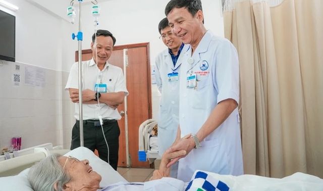 Tình hình sức khỏe hiện tại của nghệ sĩ Phi Điểu sau khi nhập viện cấp cứu vì nhiễm trùng huyết