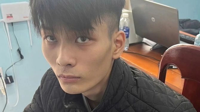 Nhân thân gây bất ngờ của nam thanh niên manh động xịt hơi cay tấn công shipper, cướp điện thoại