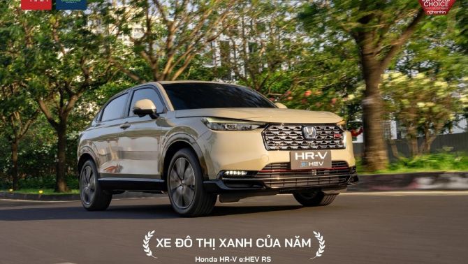 Honda HR-V e:HEV RS nhận Danh hiệu “Xe đô thị xanh của năm” tại Lễ công bố Danh hiệu 'Xe của năm 2025'